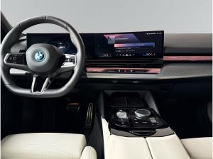BMW i5 eDrive Touring M Sport Pro 360 KAMERA,H/K SOUND,PGSD,ACC,SITZLÜFUNG,EL. SITZE,LENKRADHEIZUNG