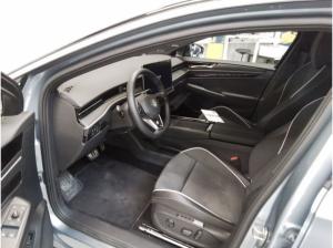 Volkswagen ID.7 Pro S - Interieur Plus und Exterieur Plus Paket + Pano / 8-fach Bereift