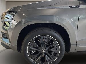Skoda Karoq 1.5 TSI DSG *SOFORT VERFÜGBAR* Sportline DCC ACC AHK AUT Kam.
