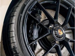Porsche 911 Carrera 4 GTS (Typ 992.2) **InnoDr., BOSE, HD-Matrix,  Chrono, 18-Wege uvm.**