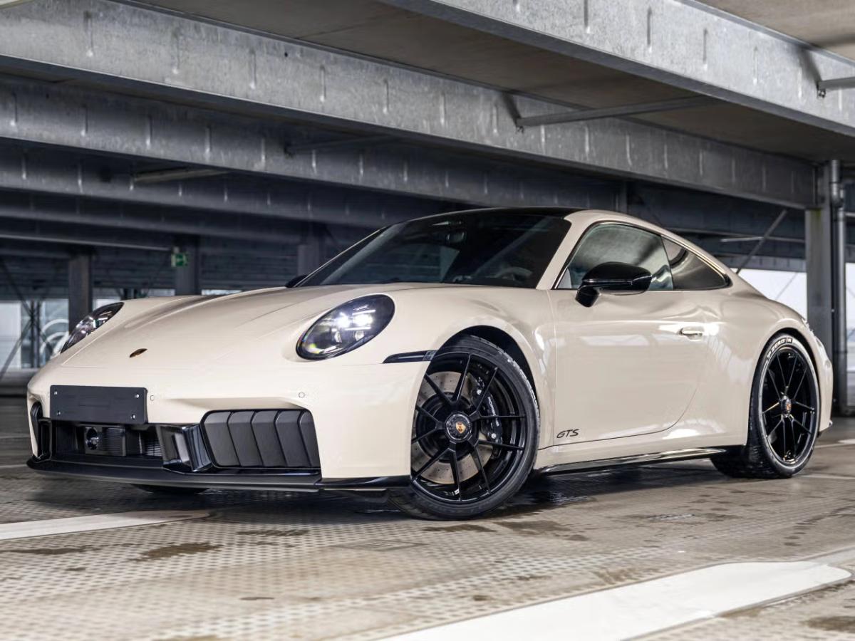 Porsche 911 Carrera 4 GTS (Typ 992.2) **InnoDr., BOSE, HD-Matrix, Chrono, 18-Wege uvm.**