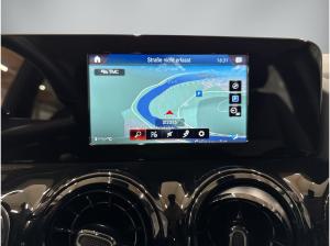 Mercedes-Benz GLA 250 NAVI/PDC/MFL/LED *SOFORT*