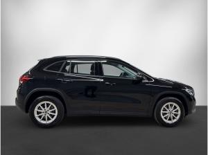 Mercedes-Benz GLA 250 NAVI/PDC/MFL/LED *SOFORT*