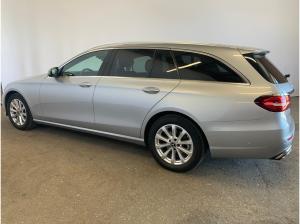 Mercedes-Benz E 220 T-Modell NAVI/LED/PDC/AHK *SOFORT*