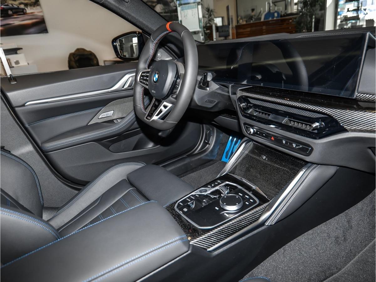 BMW M440i