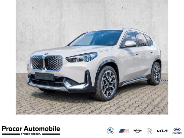 BMW iX1 eDrive20 xLine HUD PANO ACC AHK RFK NAVI LM