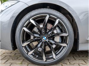 BMW 330 330i xDrive Touring M Sport HUD PANO ACC AHK LED