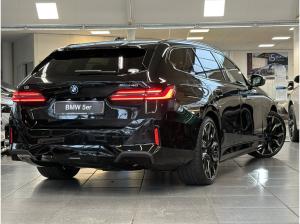 BMW i5 eDrive40 MSport Pro Touring Pano DAProf PA+ AHK B/W