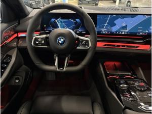 BMW i5 eDrive40 MSport Pro Touring Pano DAProf PA+ AHK B/W