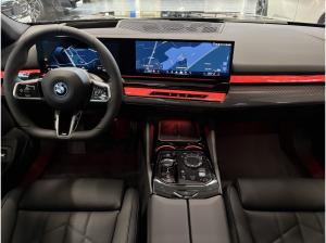 BMW i5 eDrive40 MSport Pro Touring Pano DAProf PA+ AHK B/W
