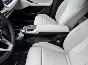 BMW 218 218i Luxury Line PANO ACC AHK RFK