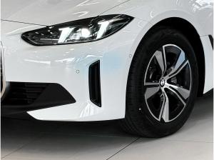 BMW i4 eDrive35 DA + ACC + Glasdach + 17