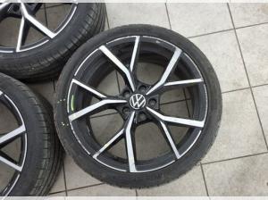 Volkswagen Golf 🔥GOLF 8 GTI CS 300 PS *AKRAPOVIC*/SONDERZAHLUNG 990€
