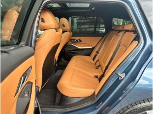 BMW 330 e xDrive Touring M Sport Stop&Go Pano AHK 19 LM