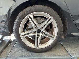 Audi A4 Avant 40 TDI quattro S tronic advanced Navi VC KAM PDC Sitzheizung
