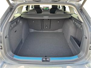 Skoda Superb Combi TDI DSG|NAVI|AHK|ACC|eHECK|SHZ|KAM
