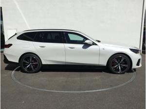 BMW i5 xDrive40 Touring M SPORT PRO+PANO+AHK+LM20