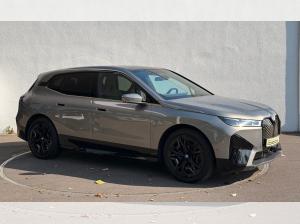 BMW ix iX xDrive40 SPORTPAKET+LASER+PANO SKY+AHK+KAMERA+ACC+LM22