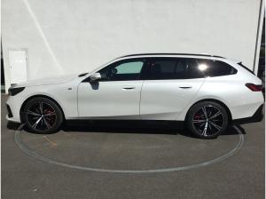 BMW i5 xDrive40 Touring M SPORT PRO+PANO+AHK+LM20