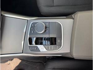 BMW 320 320d xDrive LC PROF+HUD+KAMERA+SITZHZ+LM17