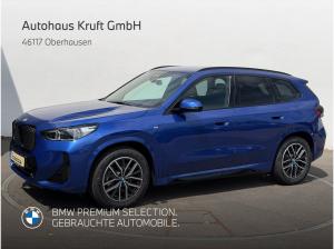 BMW iX1 xDrive30 M SPORT+AHK+HUD+HK SOUND+KAMERA+ACC