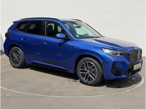 BMW iX1 xDrive30 M SPORT+AHK+HUD+HK SOUND+KAMERA+ACC