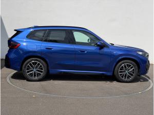 BMW iX1 xDrive30 M SPORT+AHK+HUD+HK SOUND+KAMERA+ACC
