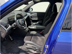 BMW iX1 xDrive30 M SPORT+AHK+HUD+HK SOUND+KAMERA+ACC