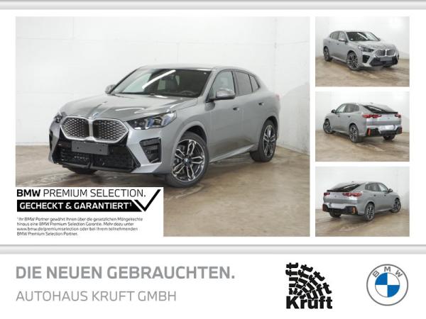 BMW iX2 xDrive30 M SPORT+AHK+E SITZE+HUD+KAMERA