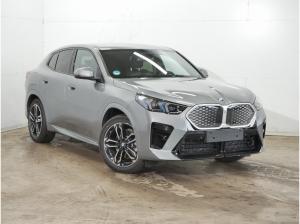 BMW iX2 xDrive30 M SPORT+AHK+E SITZE+HUD+KAMERA