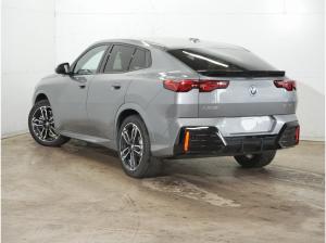 BMW iX2 xDrive30 M SPORT+AHK+E SITZE+HUD+KAMERA