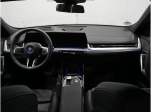 BMW iX2 xDrive30 M SPORT+AHK+E SITZE+HUD+KAMERA