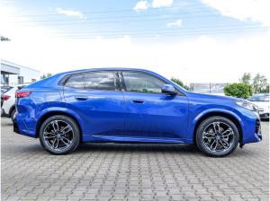 BMW iX2 xDrive30 M-Sportpaket+AHK+HUD+Memory-Sitz+ACC+Harman/Kardon+Parkassistenz Plus+Alarm