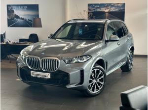 BMW X5 xDrive40d Navi Tempom.aktiv Panoramadach Bluetooth PDC MP3 Schn.