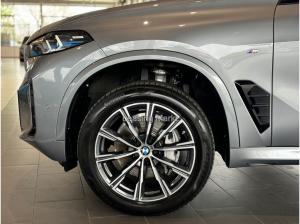 BMW X5 xDrive40d Navi Tempom.aktiv Panoramadach Bluetooth PDC MP3 Schn.