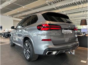 BMW X5 xDrive40d Navi Tempom.aktiv Panoramadach Bluetooth PDC MP3 Schn.