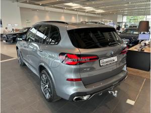 BMW X5 xDrive40d Navi Tempom.aktiv Panoramadach Bluetooth PDC MP3 Schn.