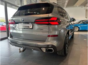 BMW X5 xDrive40d Navi Tempom.aktiv Panoramadach Bluetooth PDC MP3 Schn.