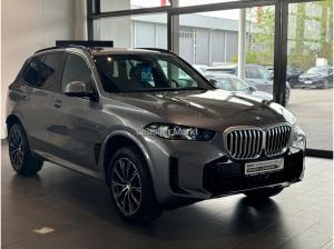BMW X5 xDrive40d Navi Tempom.aktiv Panoramadach Bluetooth PDC MP3 Schn.