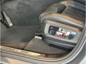 BMW X5 xDrive40d Navi Tempom.aktiv Panoramadach Bluetooth PDC MP3 Schn.