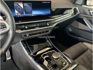 BMW X5 xDrive40d Navi Tempom.aktiv Panoramadach Bluetooth PDC MP3 Schn.