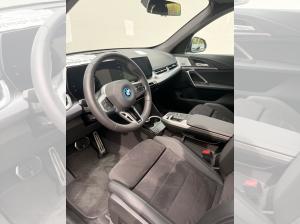 BMW iX1 xDrive20 M SPORT+HUD+AHK+KAMERA+ACC+HK SOUND