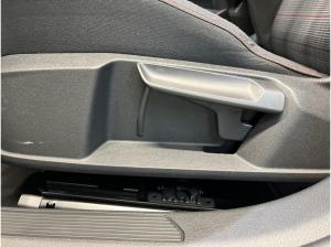 Volkswagen Golf VIII GTI 2.0 TSI DSG AUT LED LM PDC SHZ