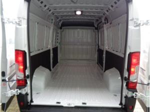 Peugeot Boxer 435 L3H2 Heavy BlueHDi 180 M+S, 3t Anhängelast