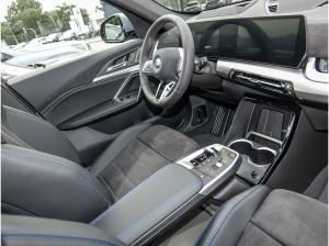 BMW iX1 eDrive20 M Sport HUD PANO ACC AHK 360°KAM