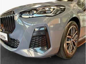 BMW 220 220i Active Tourer Aut. M-Paket AHK Pano HeadUp