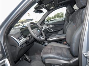 BMW iX1 eDrive20 M Sport HUD PANO ACC AHK 360°KAM
