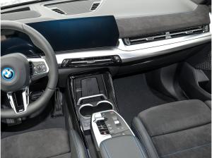 BMW iX1 eDrive20 M Sport HUD PANO ACC AHK 360°KAM