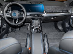 BMW iX2 eDrive20 M Sport HUD ACC AHK 360°KAM RFK LM