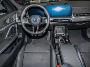 BMW iX2 eDrive20 M Sport HUD ACC AHK 360°KAM RFK LM